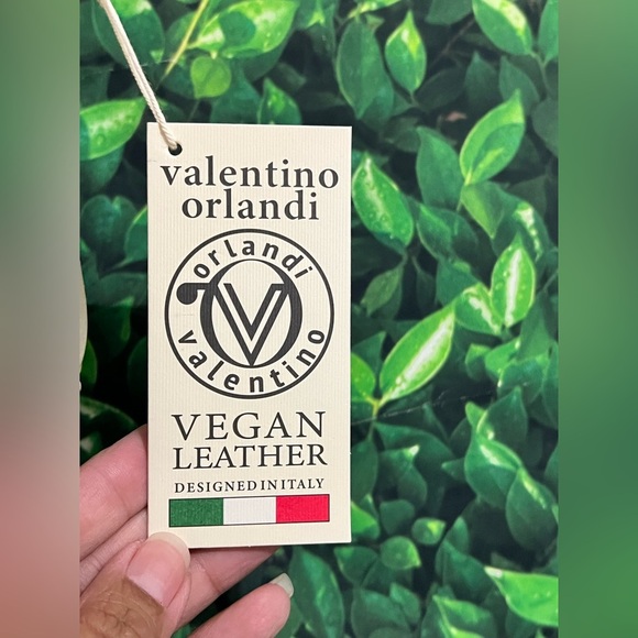 NWT Valentino Orlandi small light taupe vegan leather purse (8inx7inx4in) - Picture 2 of 8